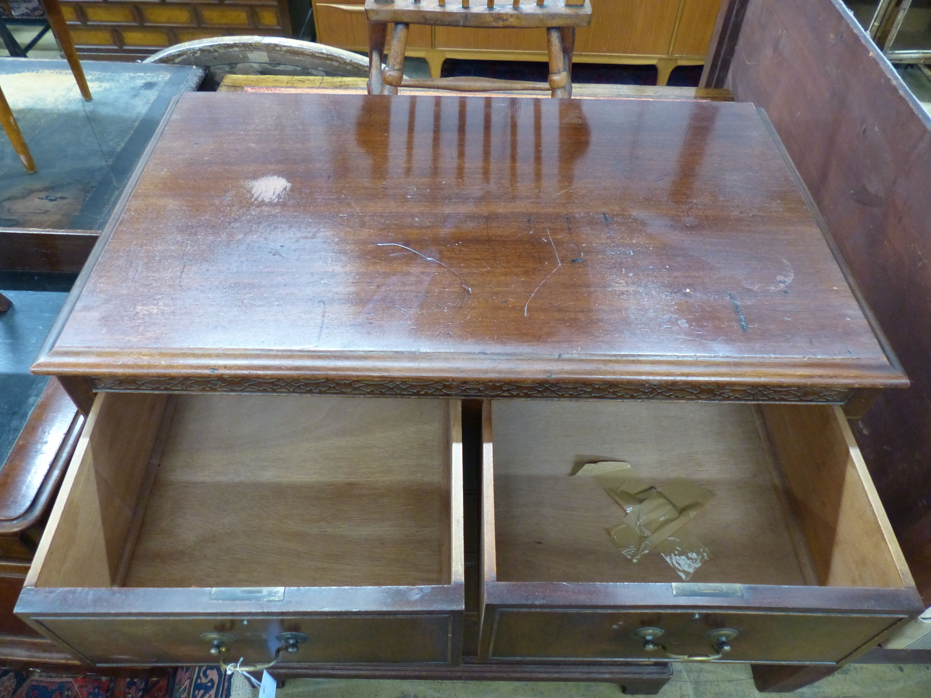 A Georgian style mahogany chest of five drawers, width 92cm